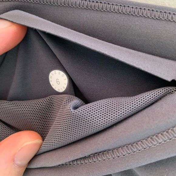 Lululemon In Movement Short 2.5" - Picture 7 of 9